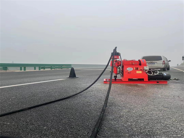 营根镇马路路基路面开裂下沉注浆加固灌浆