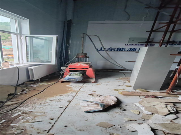 营根镇地基基础下沉墙体裂缝加固注浆顶升施工